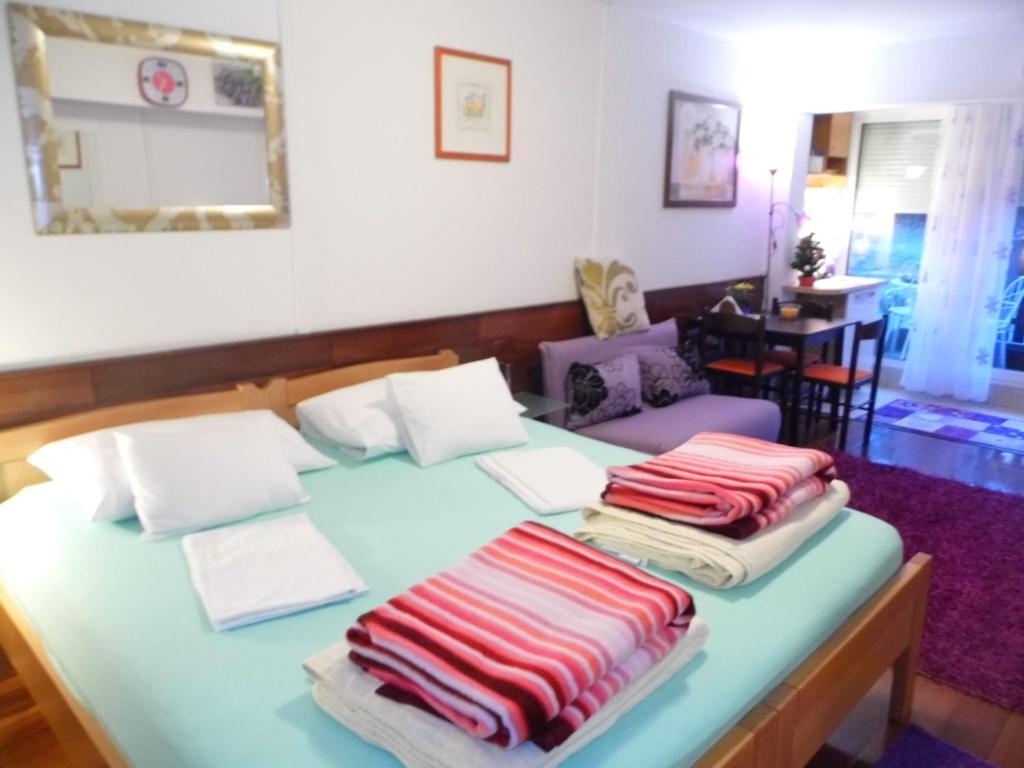 Apartments And Rooms Trsje 자그레브 외부 사진