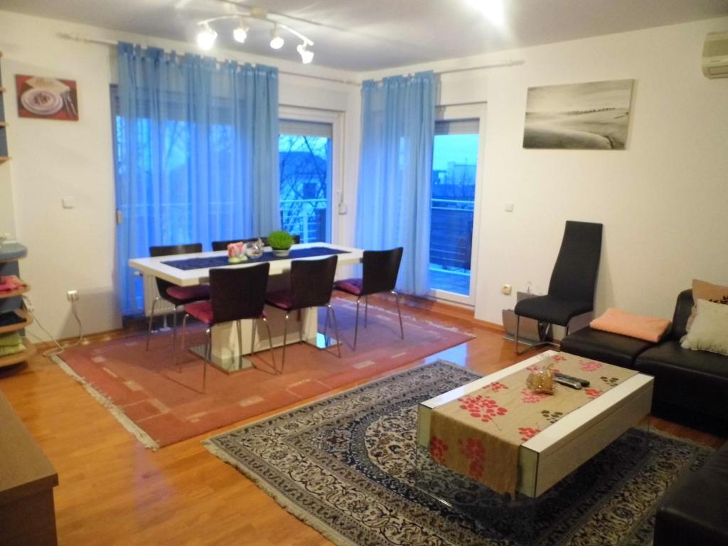 Apartments And Rooms Trsje 자그레브 외부 사진