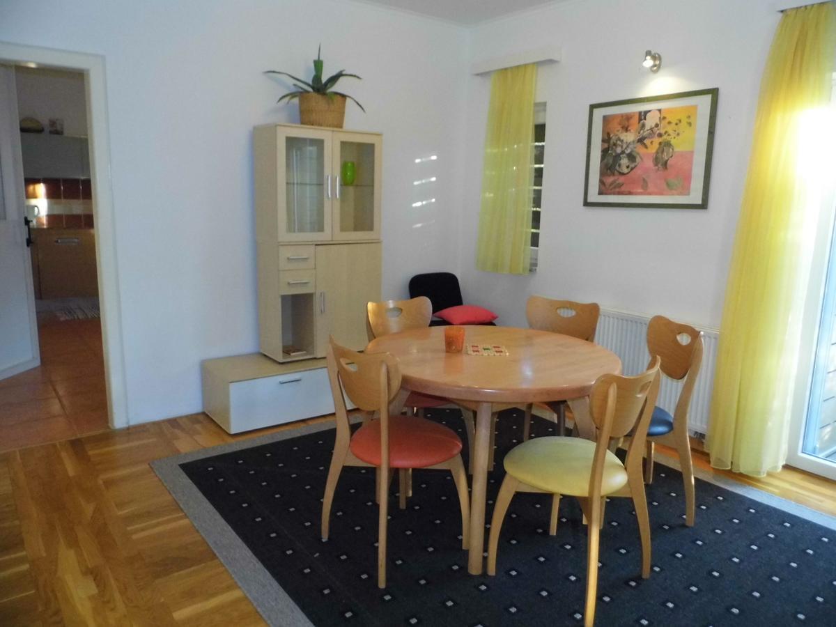 Apartments And Rooms Trsje 자그레브 외부 사진